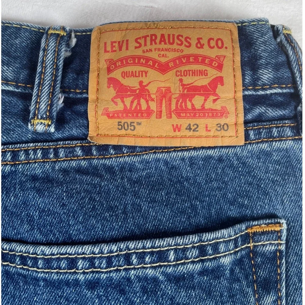 Levis 505 Regular Fit Straight Leg Blue Denim Jeans Mens 42x30‎ Medium Wash